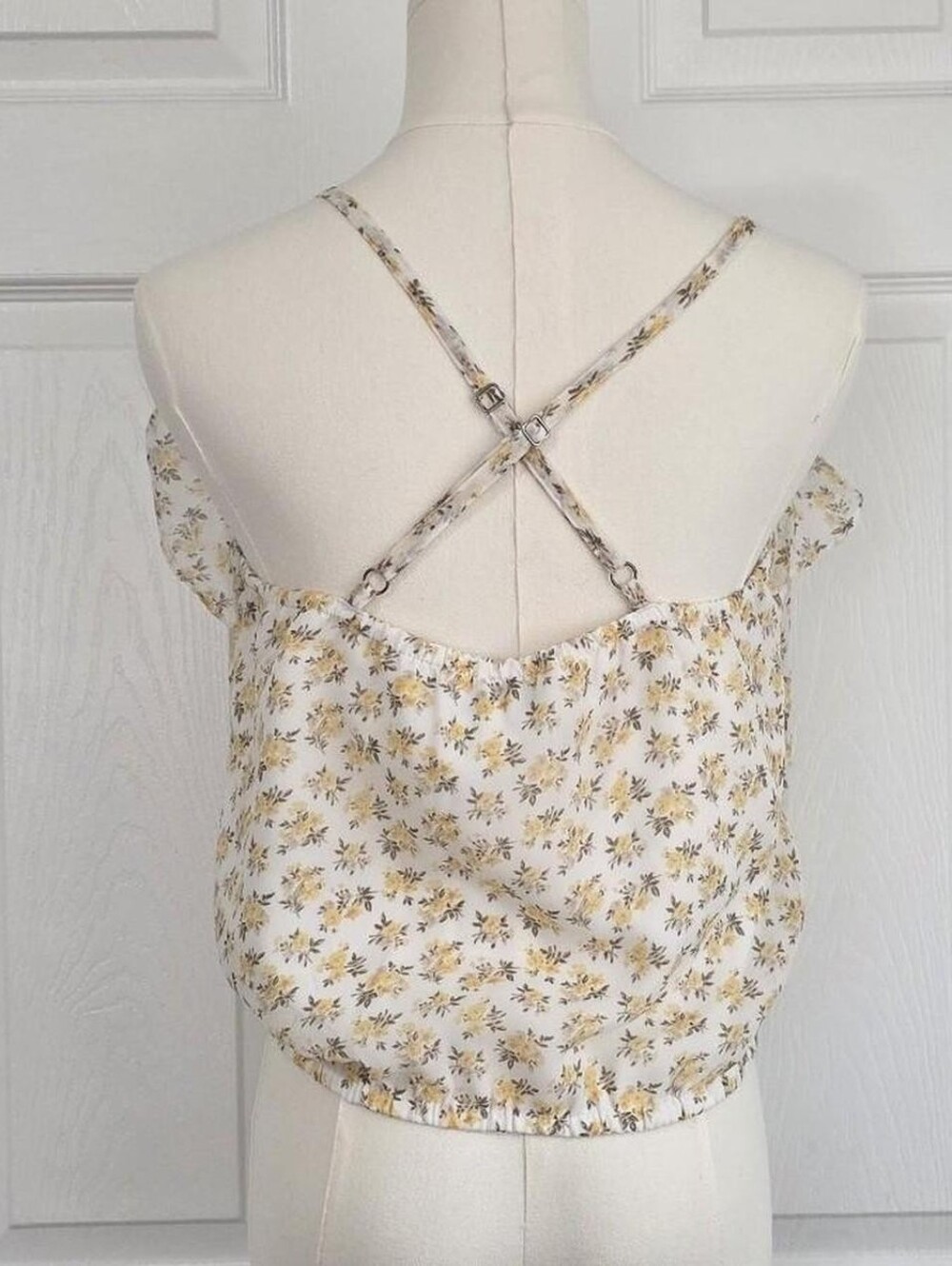 ♡ Floral Ruffle Cami ♡ - Picture 2 of 3